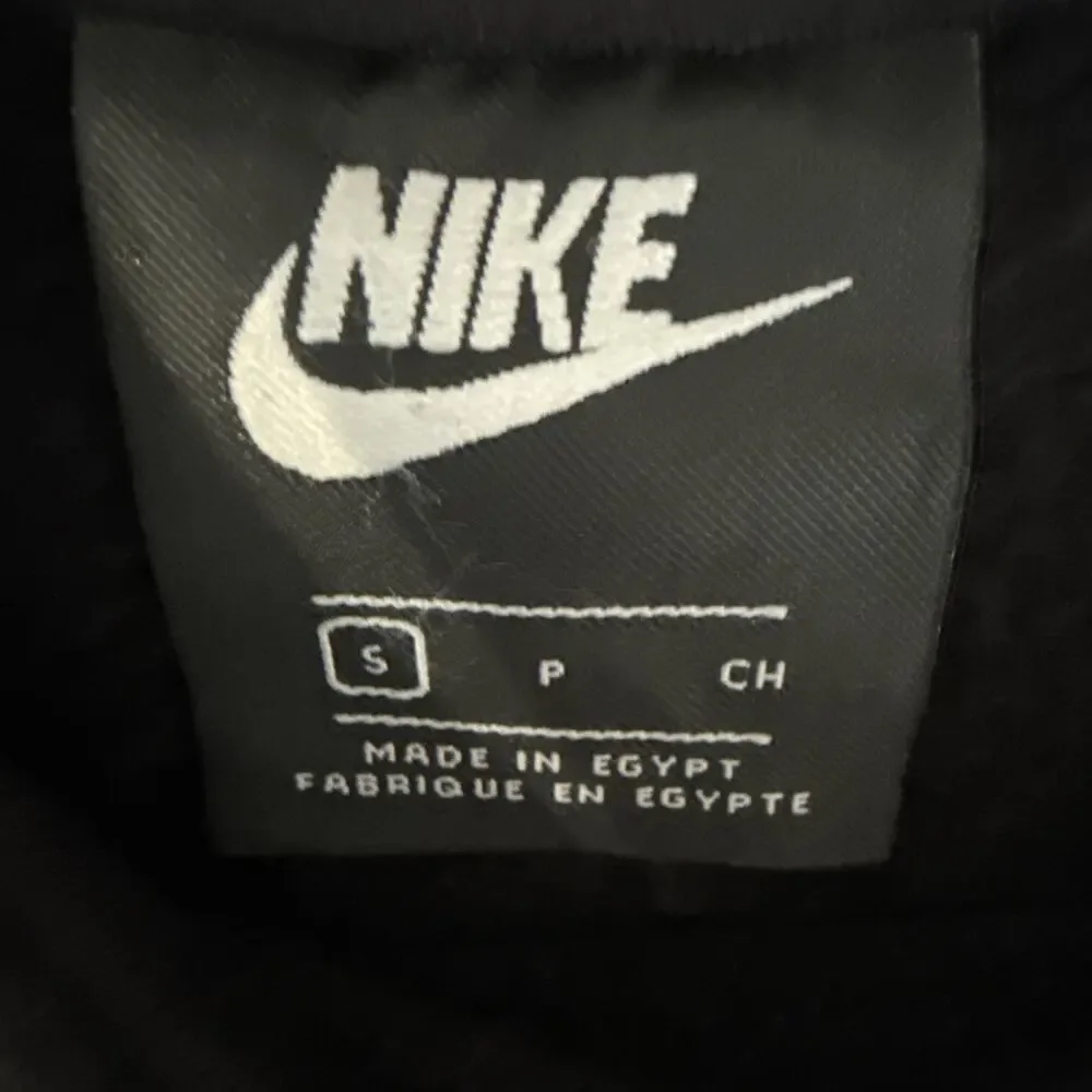 NWT Nike Graphic Black Hoodie Front Pocket Size Small